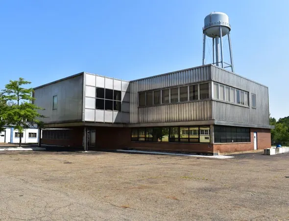 Offices and metallurgical lab